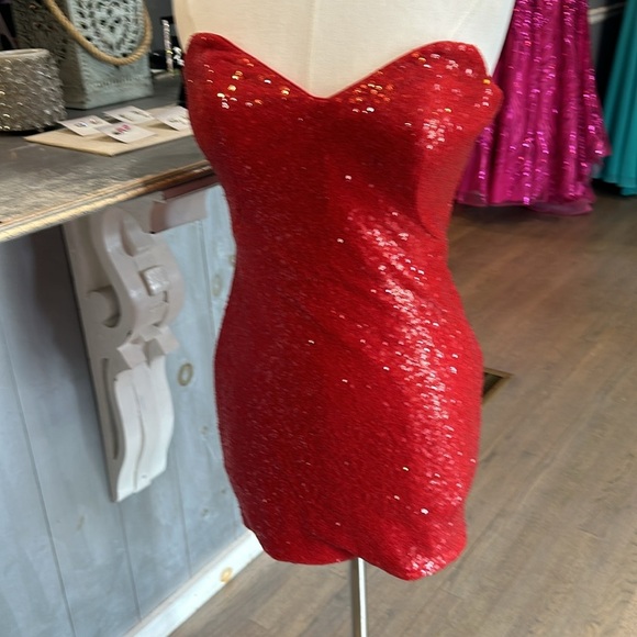 La Femme Short Dress 28229 size 10 - Picture 3 of 3